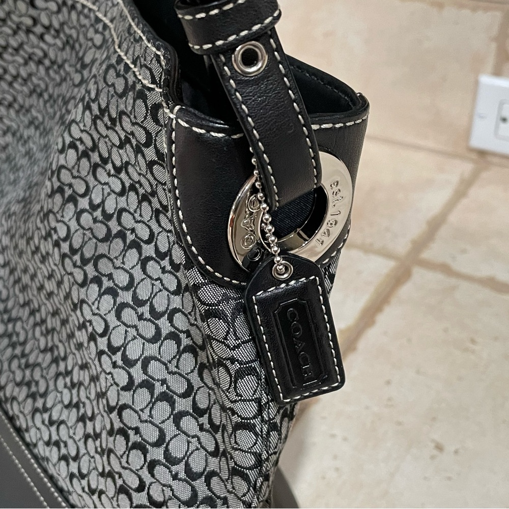 Authentic Coach Handbag - Picture 5 of 7